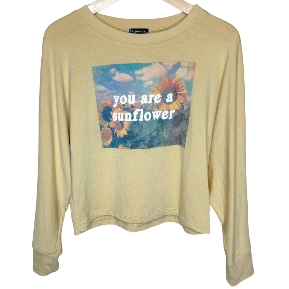 Originality You Are A Sunflower Graphic Cropped Long Sleeve Pullover Top